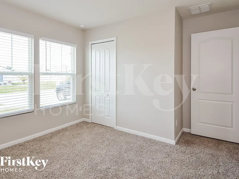 212 Blue Creek Way St — Photo 10