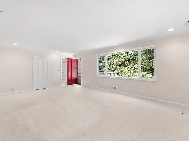 76 Wensley Dr — Photo 18