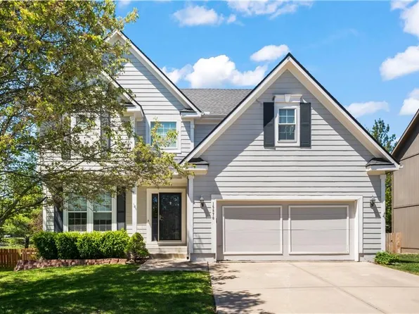 15870 S Bradley Dr, Olathe, KS 66062