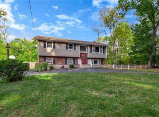 55 Green Ave, Valley Cottage, NY 10989