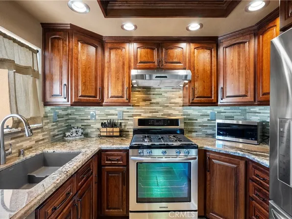 18720 Vista Del Canon Unit E, Santa Clarita, CA 91321