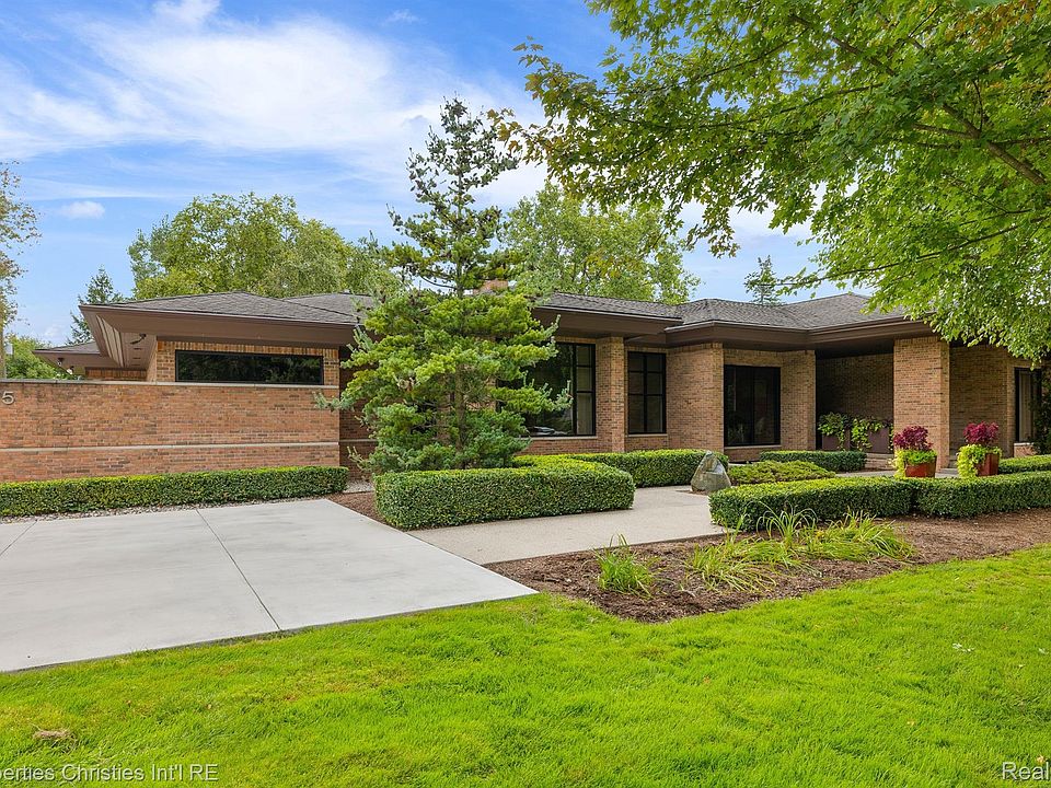 1st image of 7075 Sherwood Dr