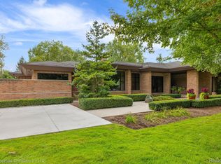 7075 Sherwood Dr, Bloomfield Hills, MI 48301