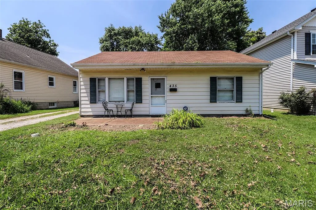435 Heman Dr photo 1