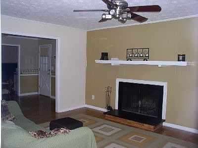 3rd image of 3922 Emerson St