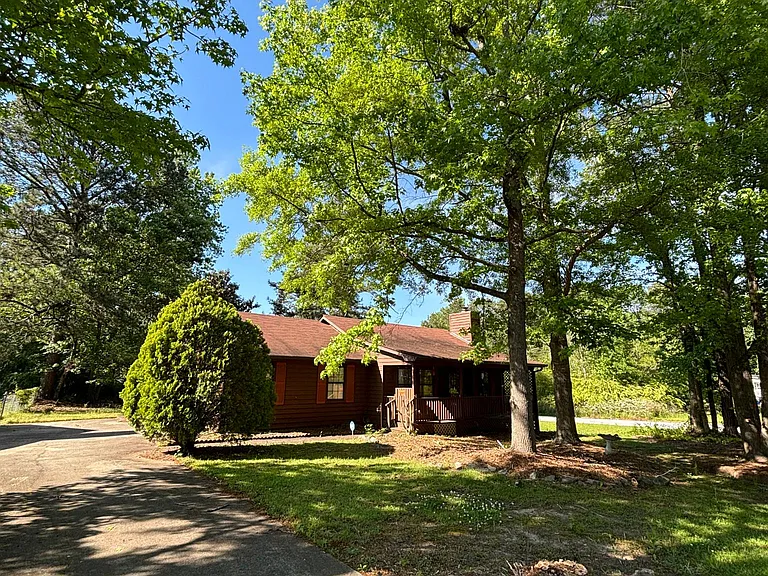1701 Rose Garden Ln — Photo 1