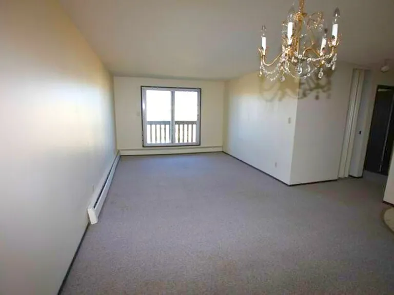 421 Ross Haven Dr — Photo 4