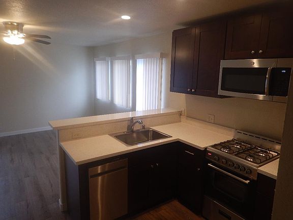 4th image of 4307 W 142nd St
