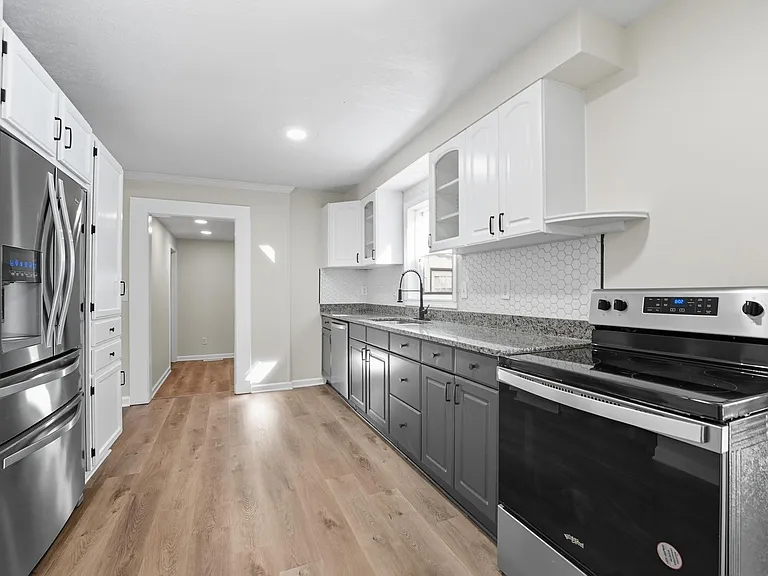 3605 SW Pryor Rd — Photo 3