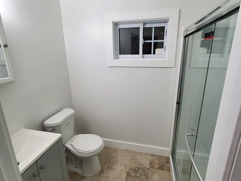 82 Roseville Ave — Photo 2