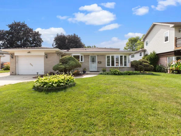 904 S Owen St, Mount Prospect, IL 60056