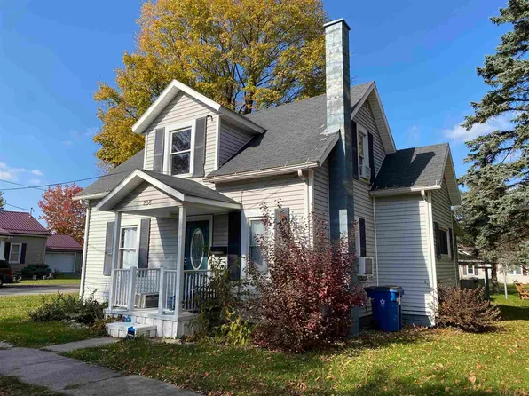 208 W Liberty Ave, Bourbon, IN 46504