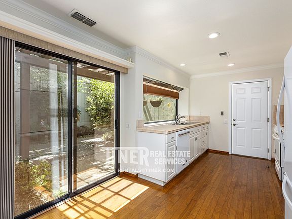 4th image of 610 Elmhurst Cir