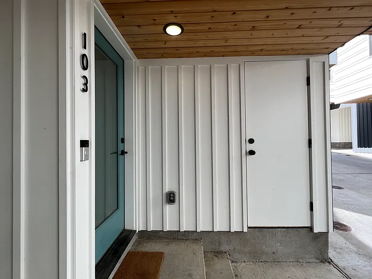 913 Duncan Ln — Photo 17