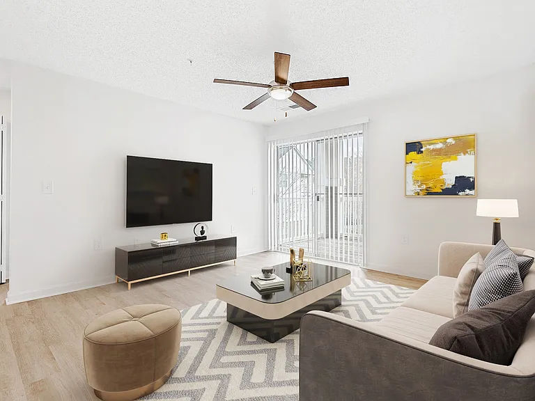 The Grayson Apartment Homes — Photo 16