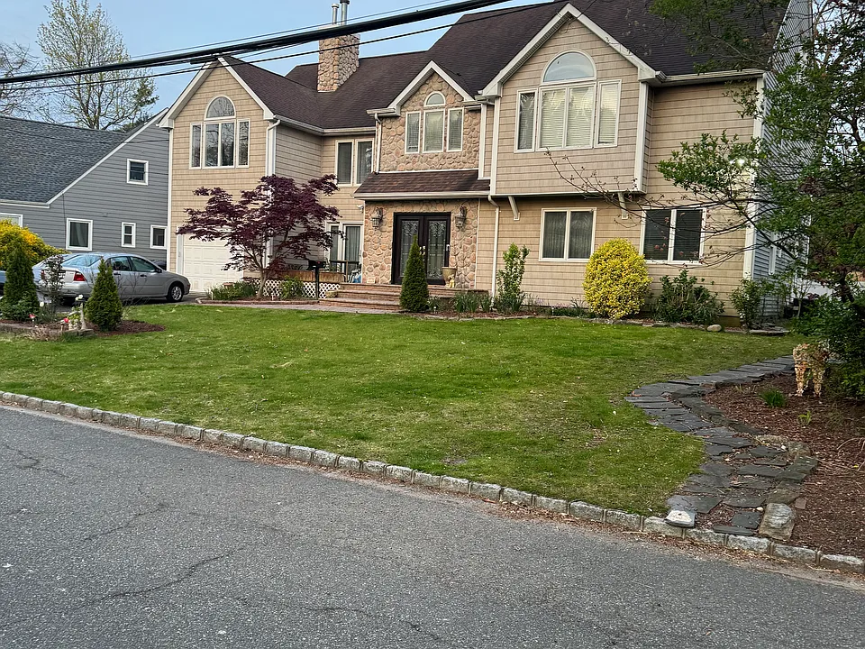 183 Lefferts Rd #2