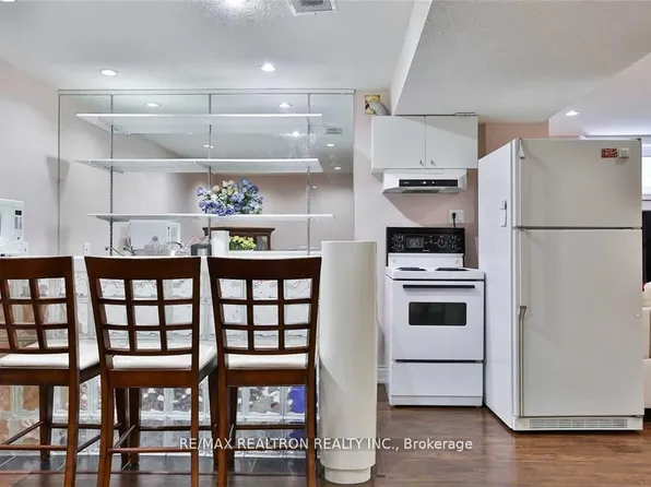 136 Briggs Ave, Richmond Hill, ON L4B 3Z2