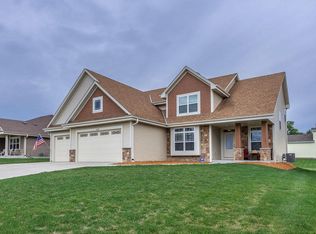 6109 S 39th St, Greenfield, WI 53221