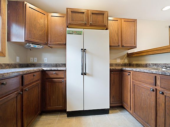 4th image of 708 Rose Ave