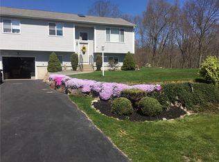 63 Eagle Dr, Scituate, RI 02831