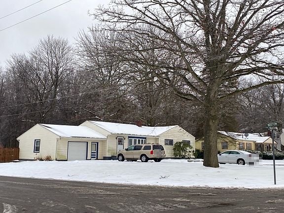 3rd image of 3674 Valacamp Ave SE