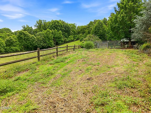 72nd image of 1319 Licklog Hollow Rd