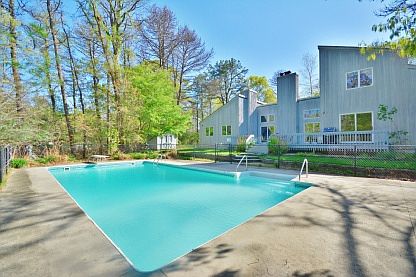 1st image of 47 Bay Woods Dr