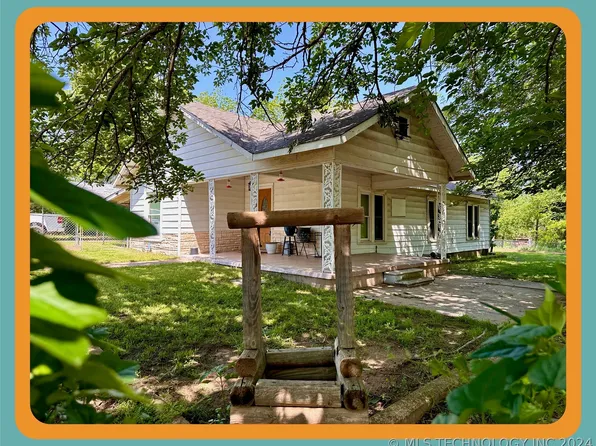 403 W 2nd St, Konawa, OK 74849