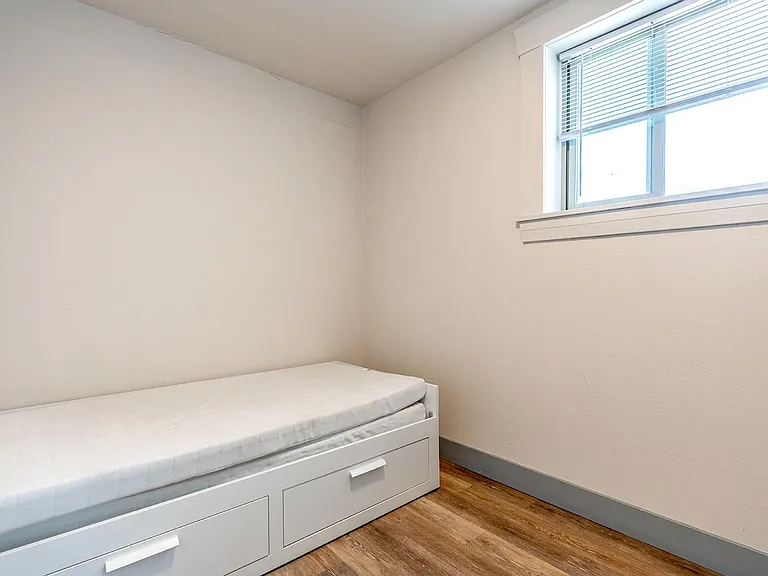 Centrally located community living. — Photo 18