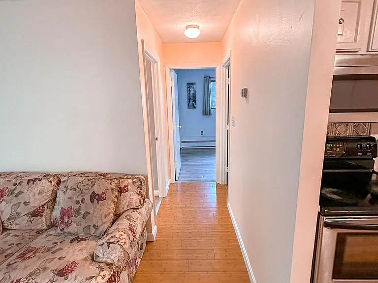 35 Andrew St #10 — Photo 10