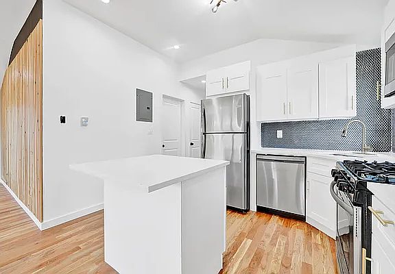 3rd image of 196-15 120th Ave #2
