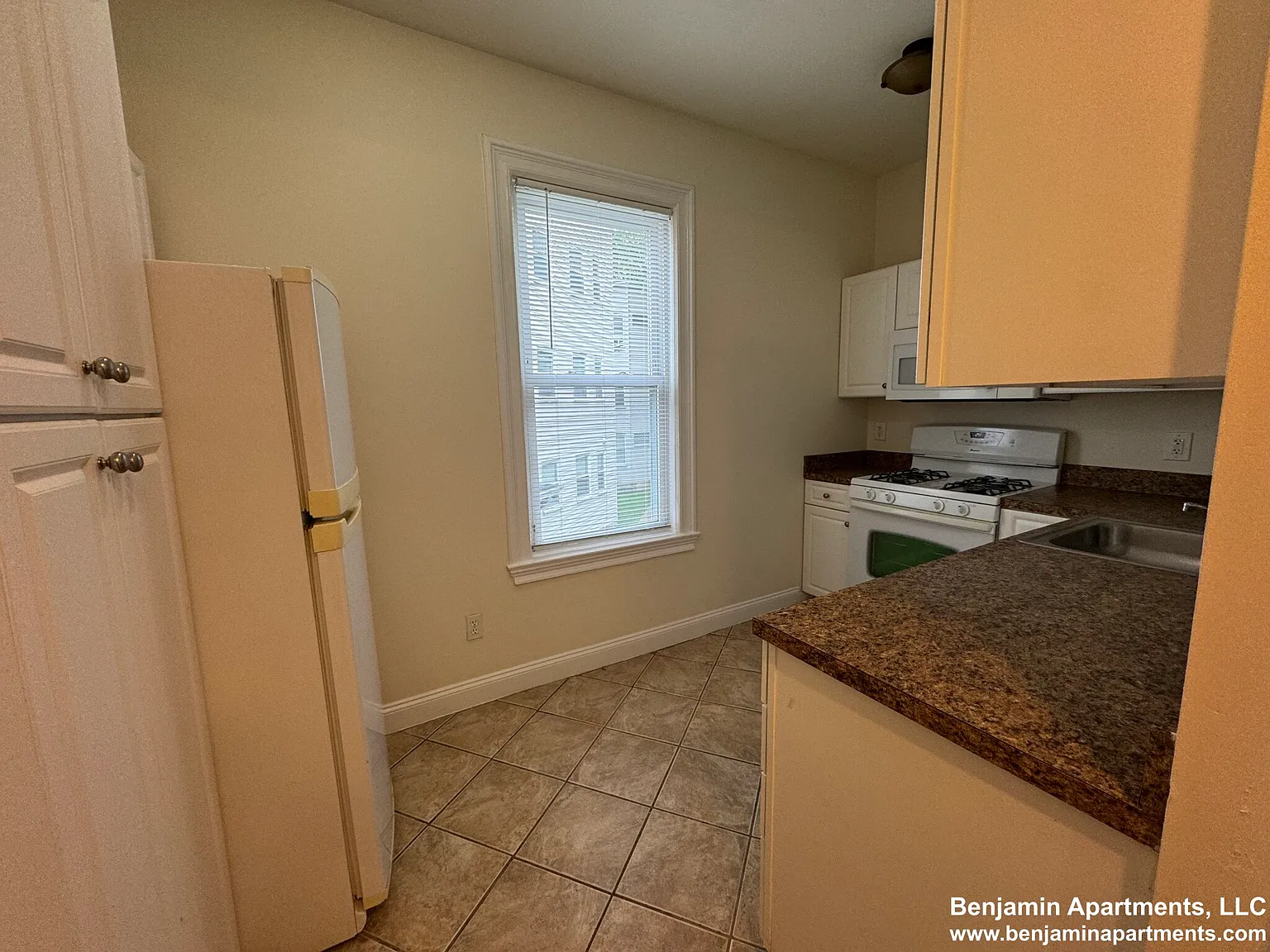 2 bed, $3,300 — Photo 2