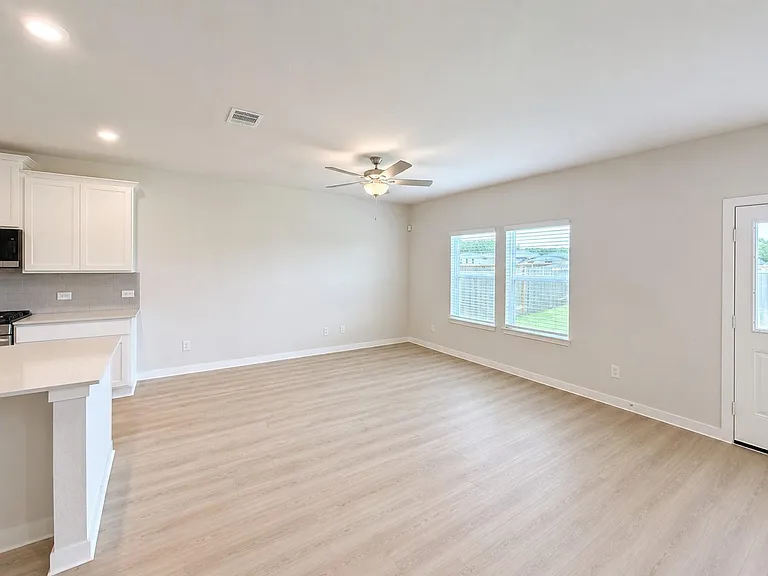 25436 Blossom Ct — Photo 7