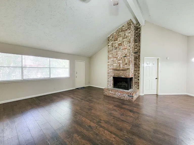 9415 Beckford Dr — Photo 8