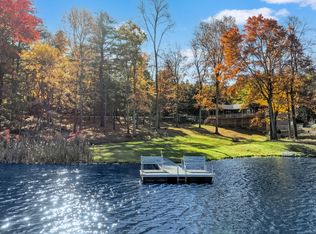 301 Traverse Rd, Dingmans Ferry, PA 18328