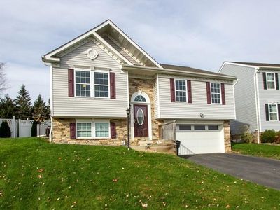 215 Birchwood Ln, Imperial, PA, 15126
