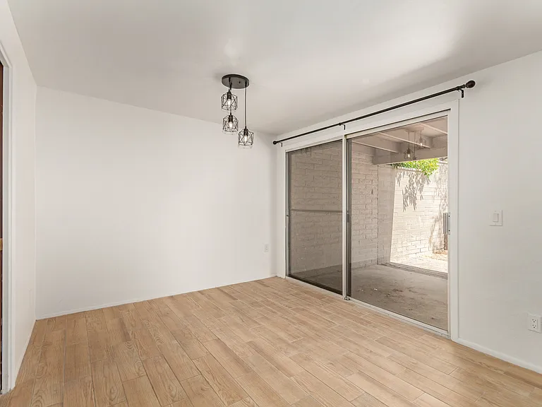 6 E Madrid Dr — Photo 8