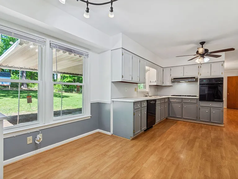 1876 Cameo Ct — Photo 10