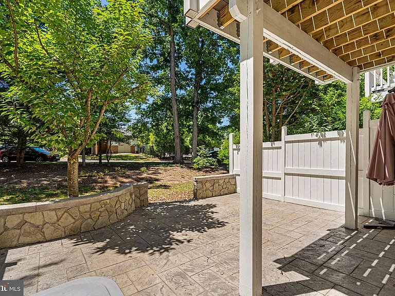 12087 Edgemere Cir — Photo 5