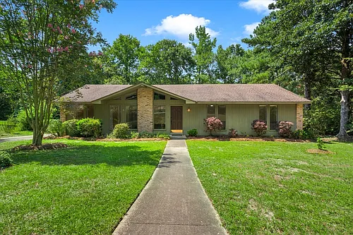208 Confederate Dr N Photo 1 208 Confederate Dr N Photo 1