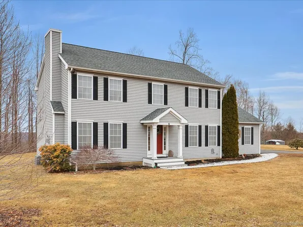 6 Oakwood Drive, Beacon Falls, CT 06403