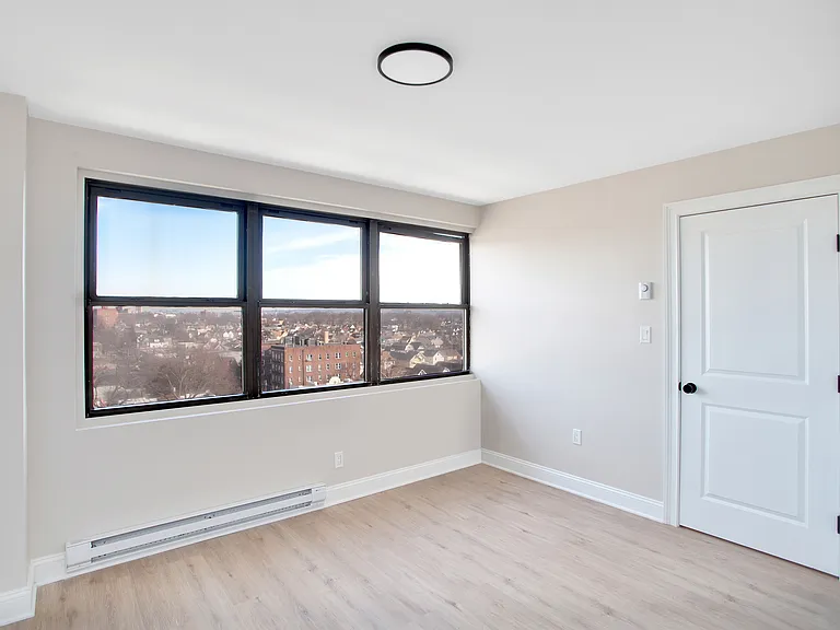 Bella Vista Apartments — Photo 7