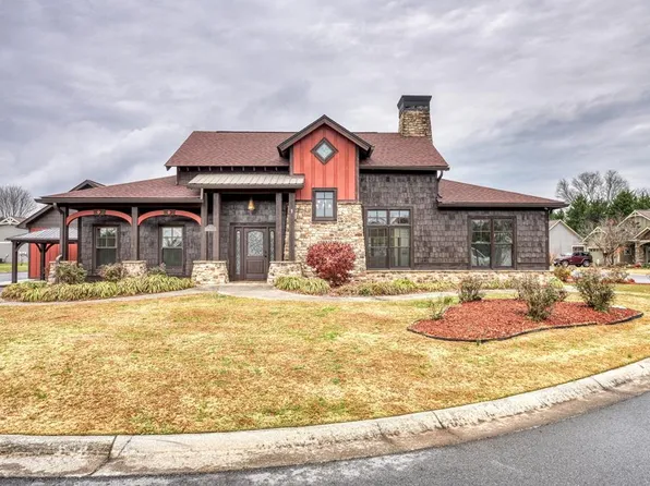 45 Bent Grass Cir, Hayesville, NC 28904