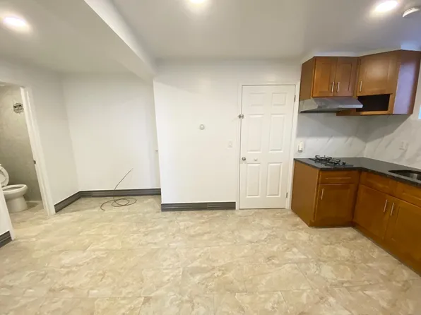 (undisclosed Address), Middle Village, NY 11379