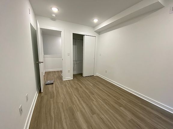 4th image of 3932-36 Mount Vernon St #4