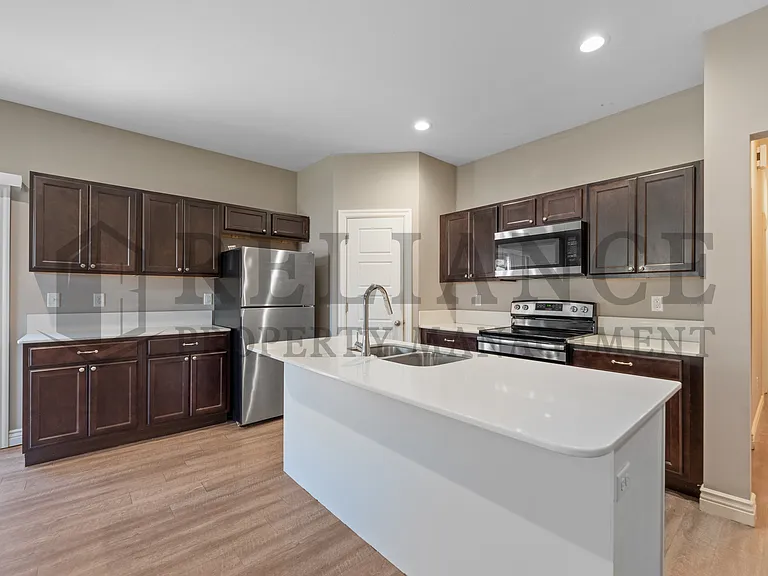 5525 S Victoria St — Photo 9