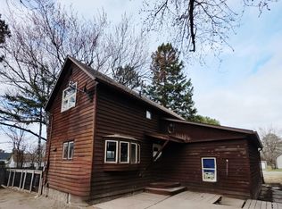 757 3rd St NW, Chisholm, MN 55719