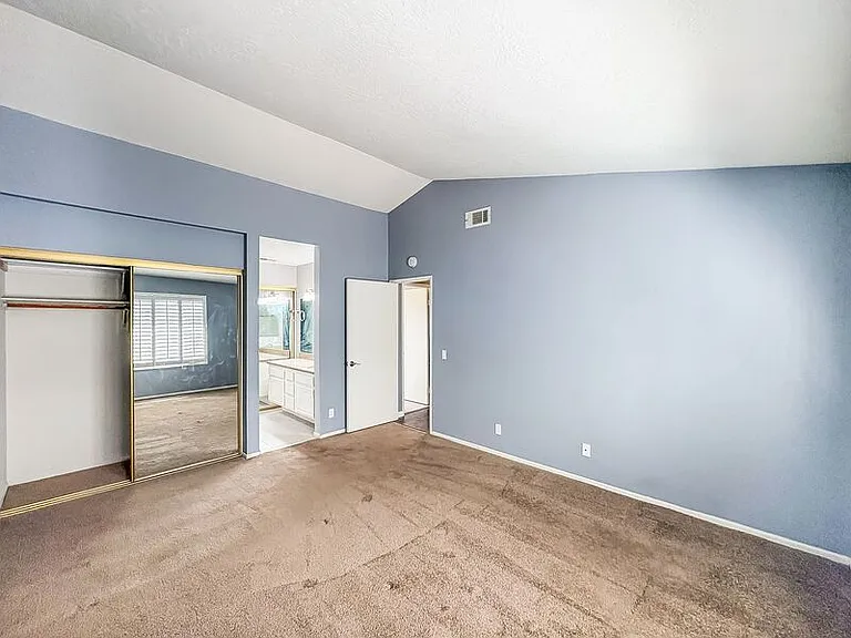 1020 Grape St — Photo 14