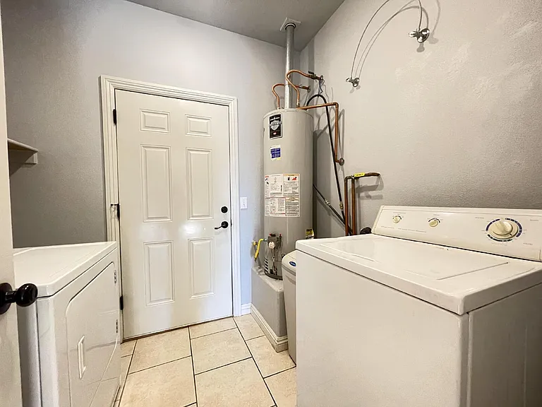 2549 Country Club Dr — Photo 19