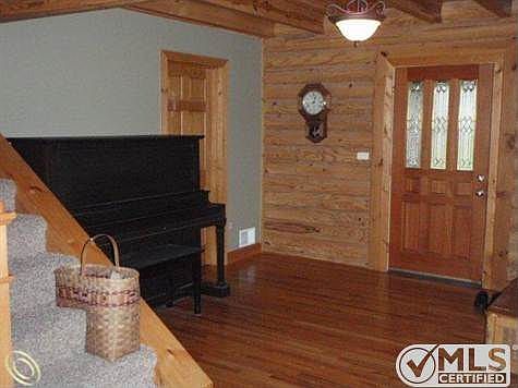 4866 Witt Road - entry.JPG